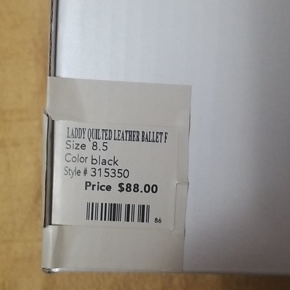 Ann Taylor Laddy Quilted Leather Ballet Flats NWT $44 - Picture 8 of 9